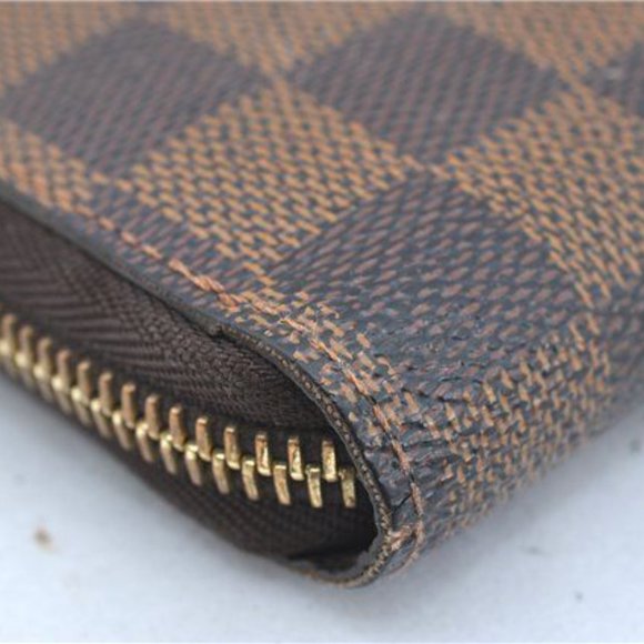 Louis Vuitton Zippy Wallet - Picture 9 of 17